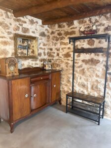 Messinian Stone House - Bedroom Clothes Hanger